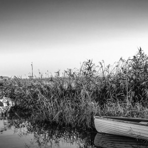 Balatoni vitorlás - Balaltonakali - tájfotó (fekete-fehér)